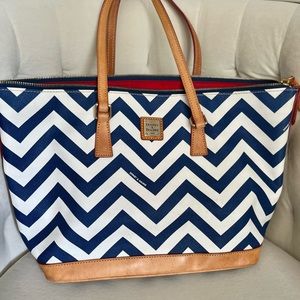 Dooney & Bourke Blue Chevron Handbag 18x11 10”